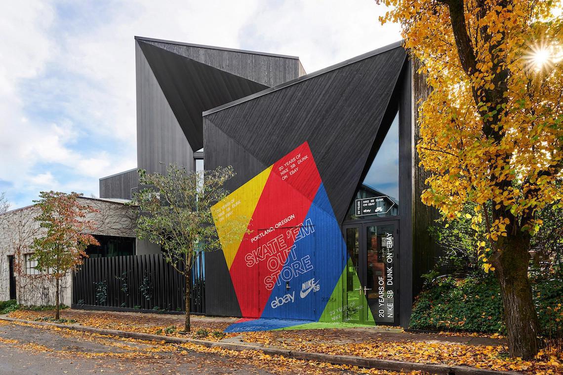 L'héritage de Sandy Bodecker se poursuit avec la vente aux enchères caritative Nike SB eBay Dunk. L'héritage de Sandy Bodecker se poursuit avec la vente aux enchères caritative Nike SB eBay Dunk.