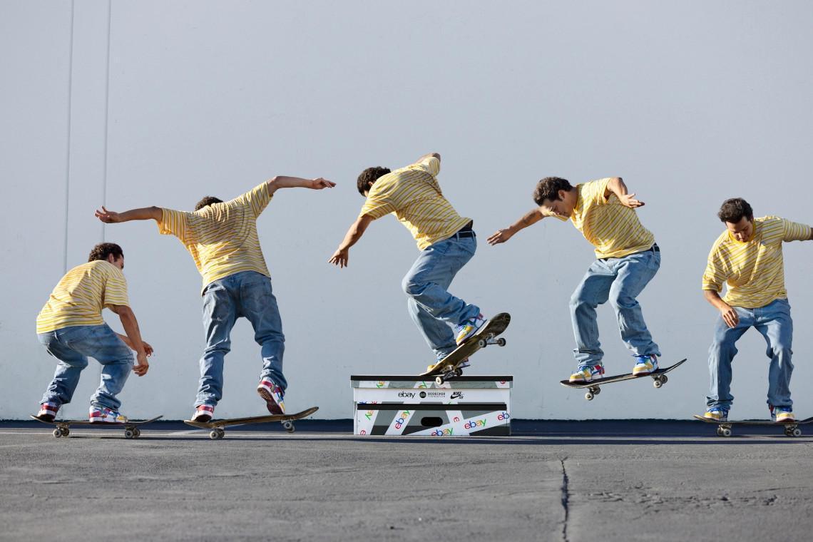 L'héritage de Sandy Bodecker se poursuit avec la vente aux enchères caritative Nike SB eBay Dunk. L'héritage de Sandy Bodecker se poursuit avec la vente aux enchères caritative Nike SB eBay Dunk.