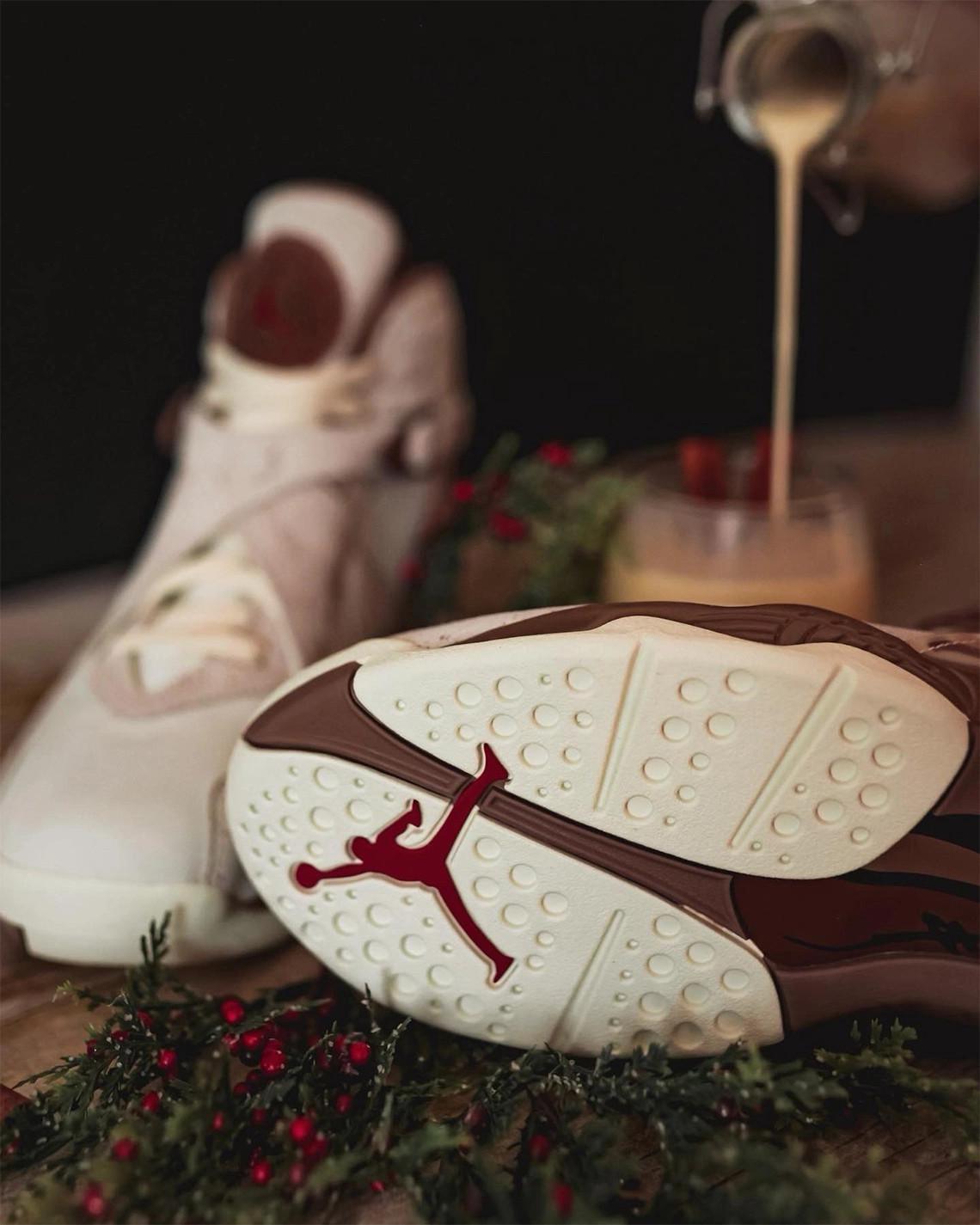 Le Jumpman célèbre la saison avec l'Air Jordan 8 "Eight-Nog". Le Jumpman célèbre la saison avec l'Air Jordan 8 "Eight-Nog".