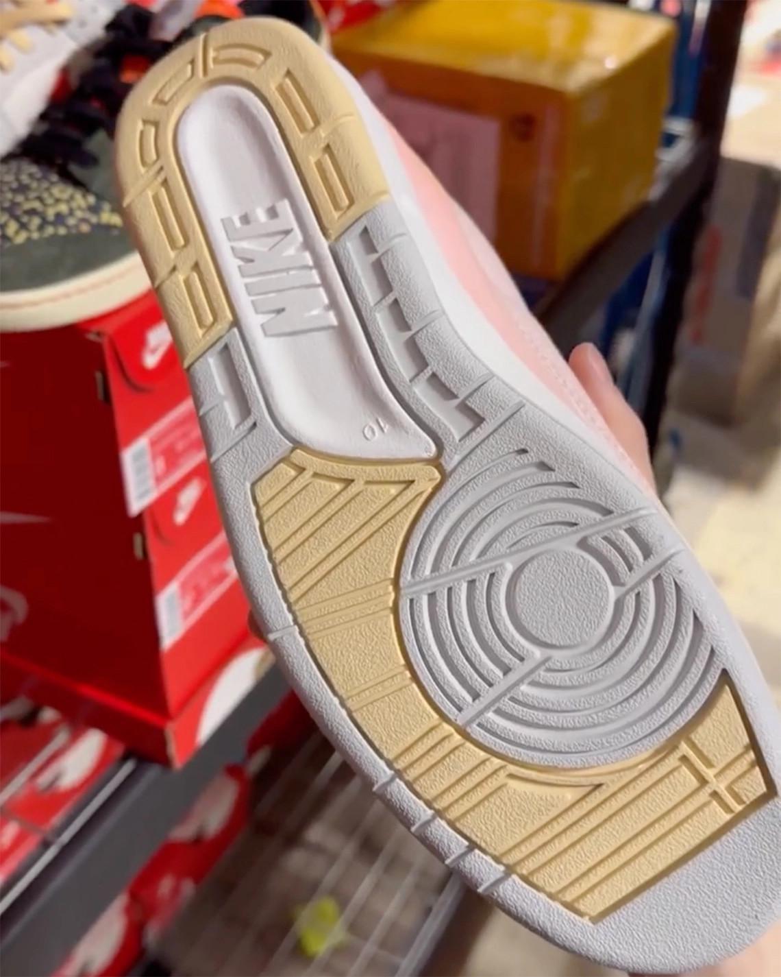 L'Air Jordan 2 Low Craft "Atmosphere" présente des motifs seersucker L'Air Jordan 2 Low Craft "Atmosphere" présente des motifs seersucker