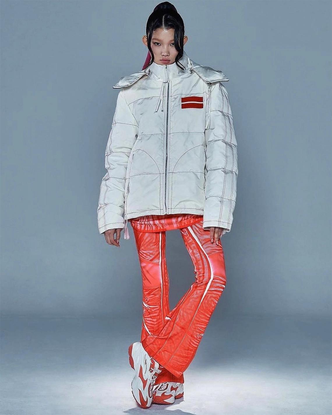 KANGHYUK annonce une collaboration avec Reebok DMX Run 6 Modern au milieu du Lookbook FW23. KANGHYUK annonce une collaboration avec Reebok DMX Run 6 Modern au milieu du Lookbook FW23.