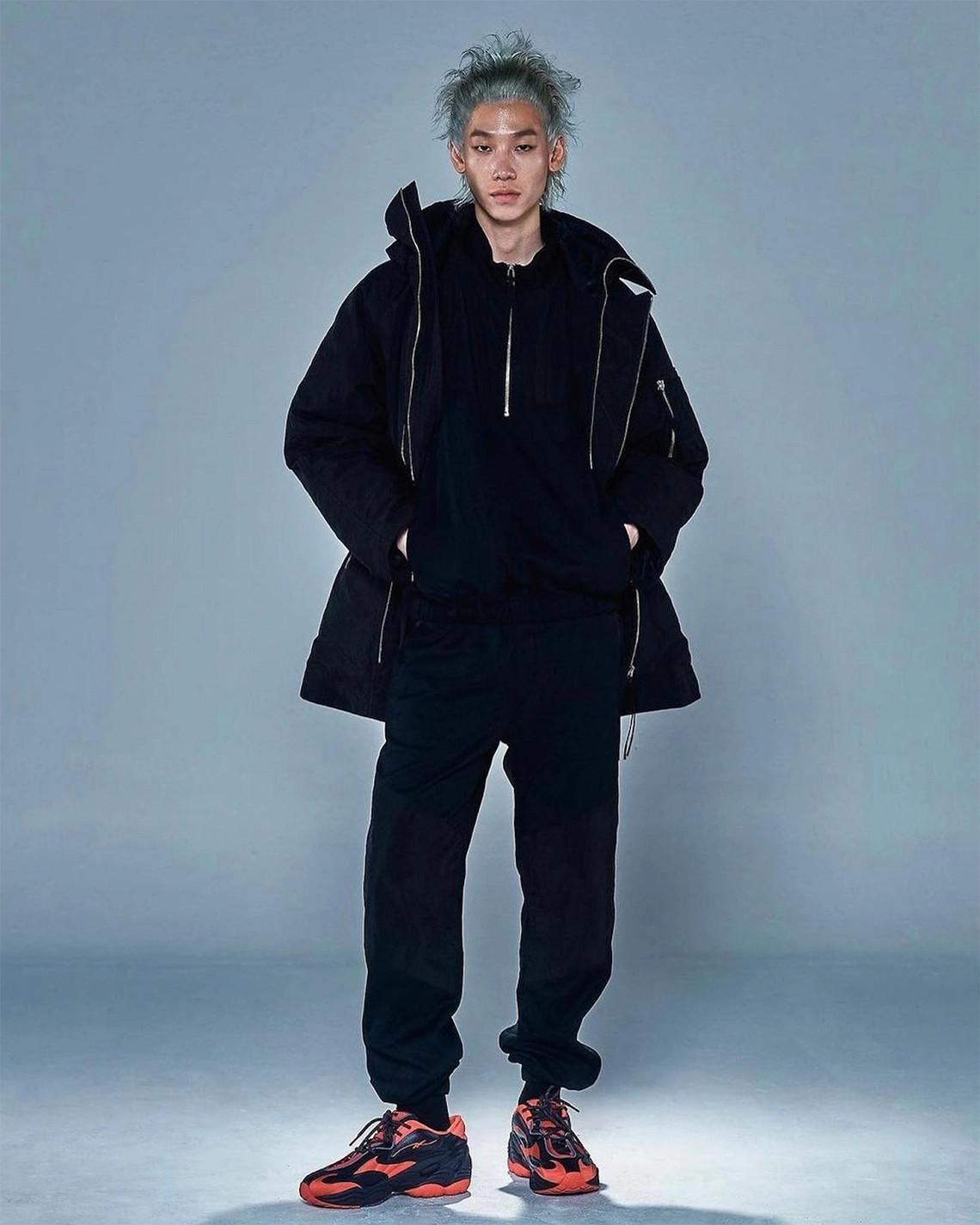 KANGHYUK annonce une collaboration avec Reebok DMX Run 6 Modern au milieu du Lookbook FW23. KANGHYUK annonce une collaboration avec Reebok DMX Run 6 Modern au milieu du Lookbook FW23.
