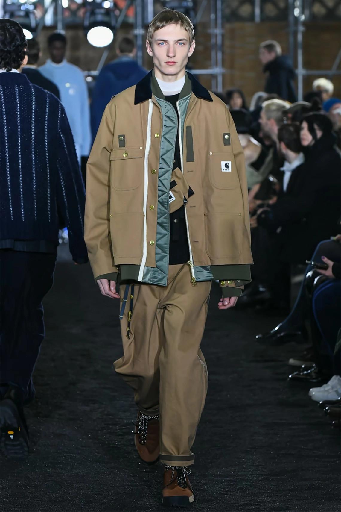 sacai dévoile trois coloris de sa collaboration avec Nike Air Footscape à la Fashion Week de Paris. sacai dévoile trois coloris de sa collaboration avec Nike Air Footscape à la Fashion Week de Paris.