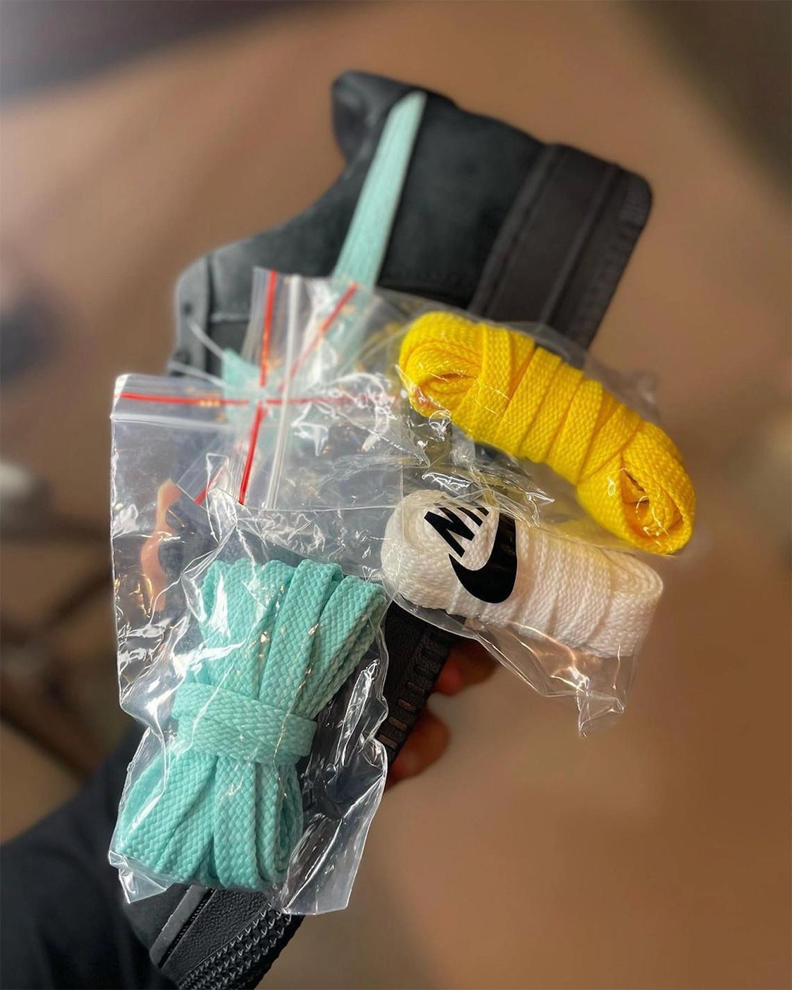 La entre Tiffany et Nike a été confirmée. La entre Tiffany et Nike a été confirmée.