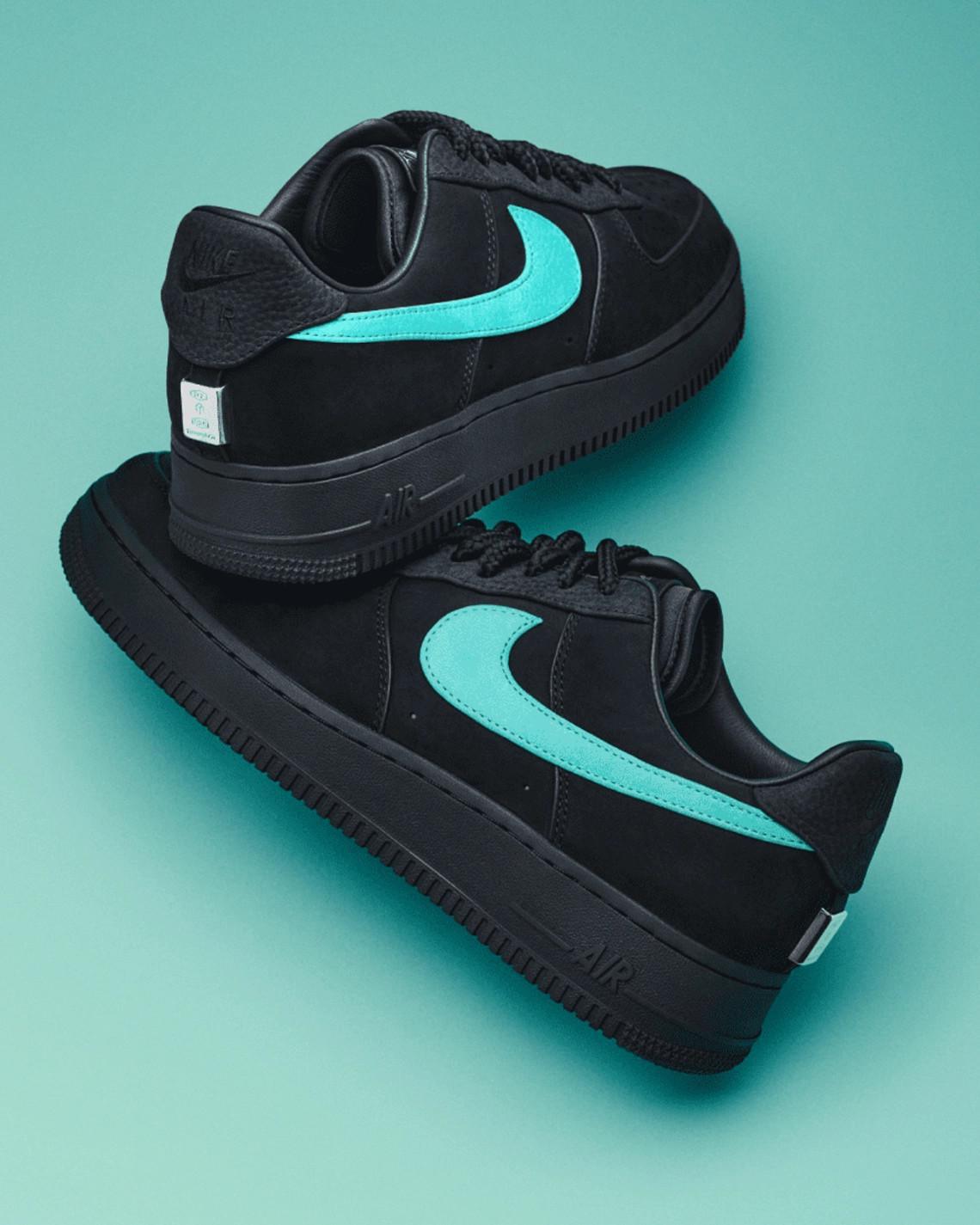 La sortie officielle de l'Air Force 1 Low de Tiffany And Co. x Nike est prévue pour le 7 mars. La sortie officielle de l'Air Force 1 Low de Tiffany And Co. x Nike est prévue pour le 7 mars.