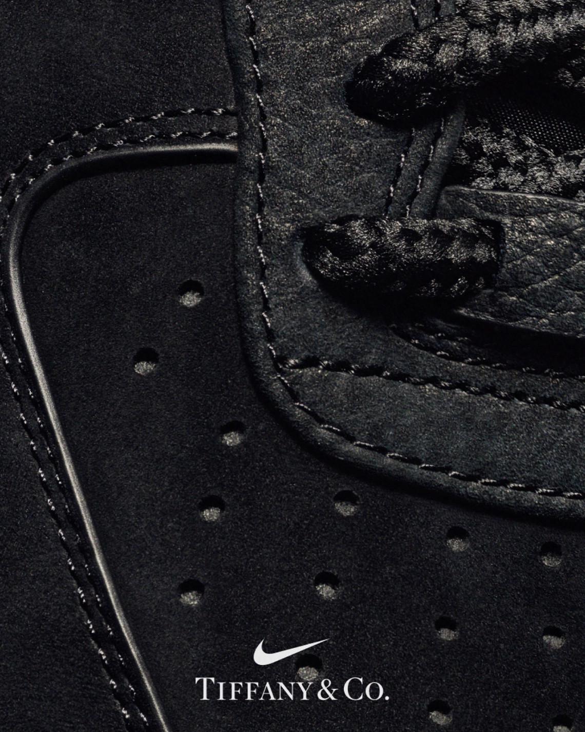 La sortie officielle de l'Air Force 1 Low de Tiffany And Co. x Nike est prévue pour le 7 mars. La sortie officielle de l'Air Force 1 Low de Tiffany And Co. x Nike est prévue pour le 7 mars.