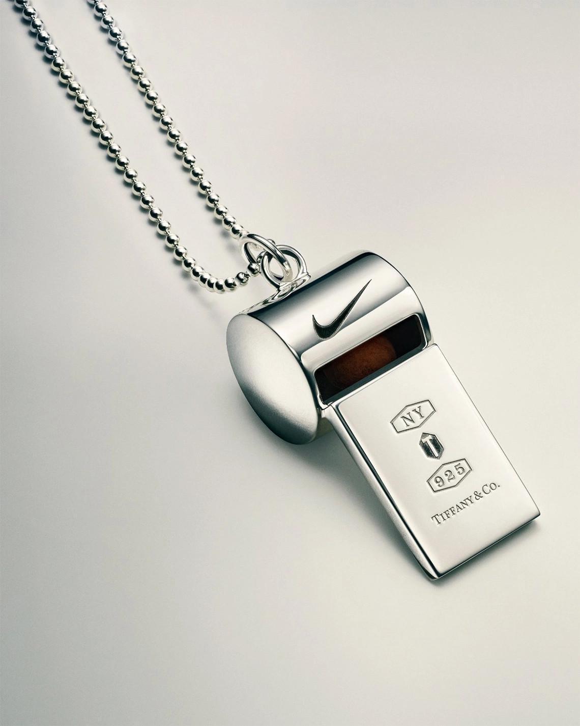 La sortie officielle de l'Air Force 1 Low de Tiffany And Co. x Nike est prévue pour le 7 mars. La sortie officielle de l'Air Force 1 Low de Tiffany And Co. x Nike est prévue pour le 7 mars.