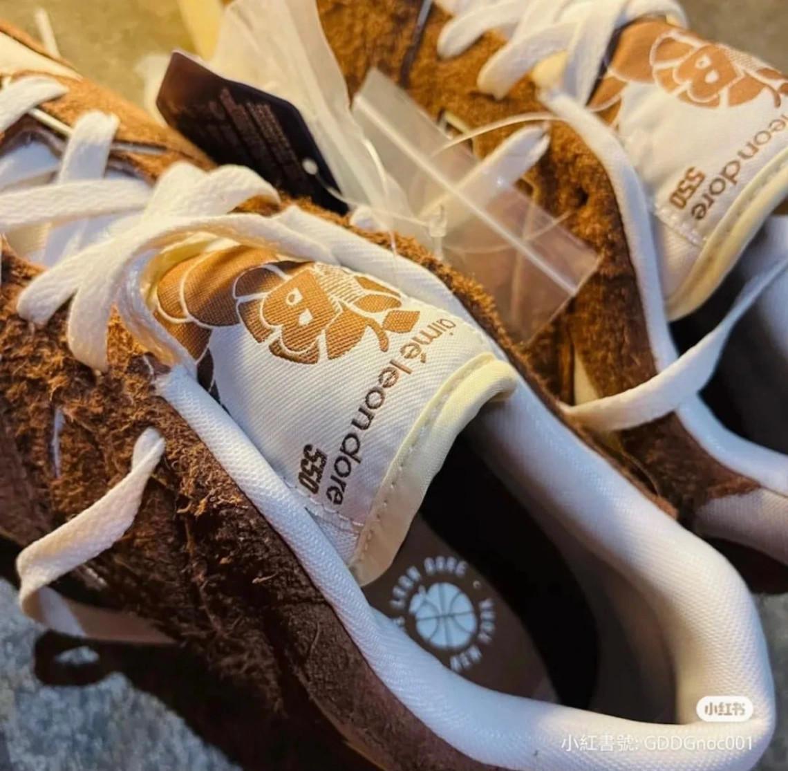 Aimé Leon Dore applique un daim brun à la New Balance 550 avant le printemps. Aimé Leon Dore applique un daim brun à la New Balance 550 avant le printemps.