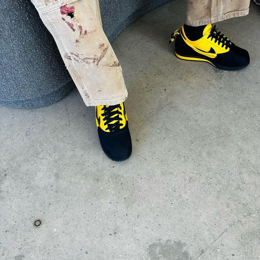 Premier regard sur le CLOT x Nike "CLOTEZ" en "Black/Varsity Maize".