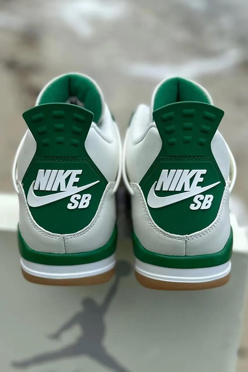 Les premières images de la Nike SB x Air Jordan 4 "Pine Green" sont apparues
