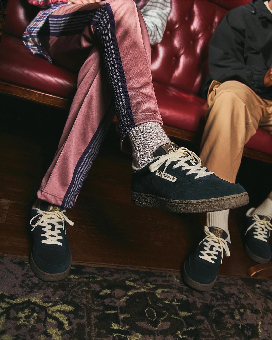 END. Versent une Stout crémeuse pour leur collaboration avec Reebok Club C. END. Versent une Stout crémeuse pour leur collaboration avec Reebok Club C.