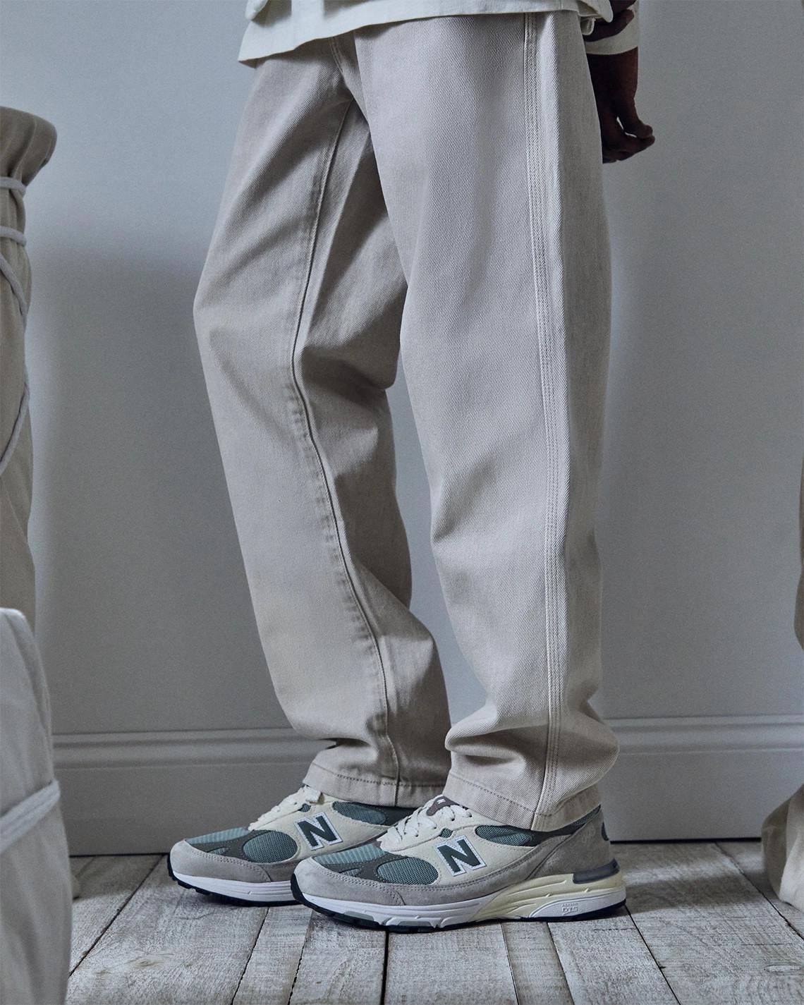 La collection printemps 101 de Kith comprend une New Balance 993 exclusive et sera disponible le 10 mars. La collection printemps 101 de Kith comprend une New Balance 993 exclusive et sera disponible le 10 mars.