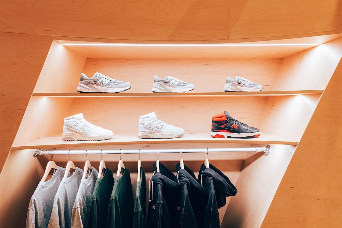 Le NBSE, une expérience de magasin New Balance, arrive à atmos D.C. le 10 mars. Le NBSE, une expérience de magasin New Balance, arrive à atmos D.C. le 10 mars.
