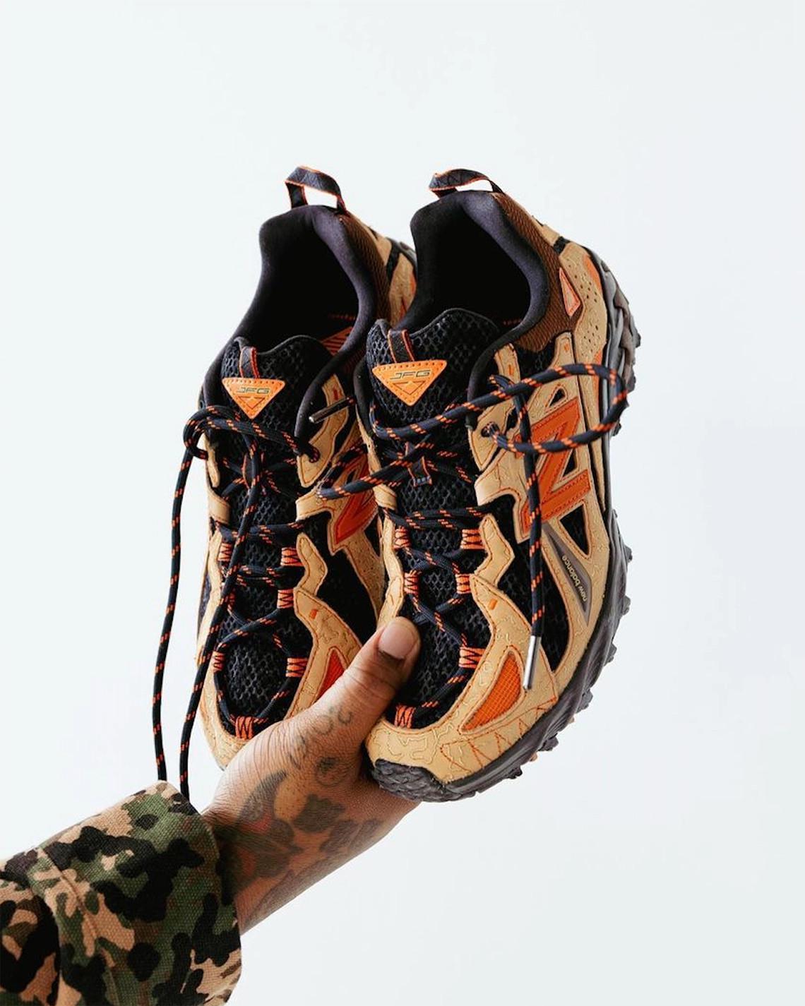 Joe Freshgoods présente son propre imprimé camouflage sur le pack New Balance "Beneath the Surface". Joe Freshgoods présente son propre imprimé camouflage sur le pack New Balance "Beneath the Surface".