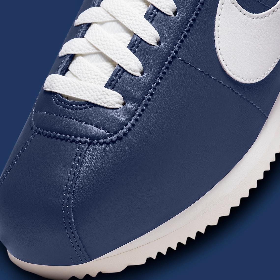 La Nike Cortez réapparaît en "Midnight Navy" 