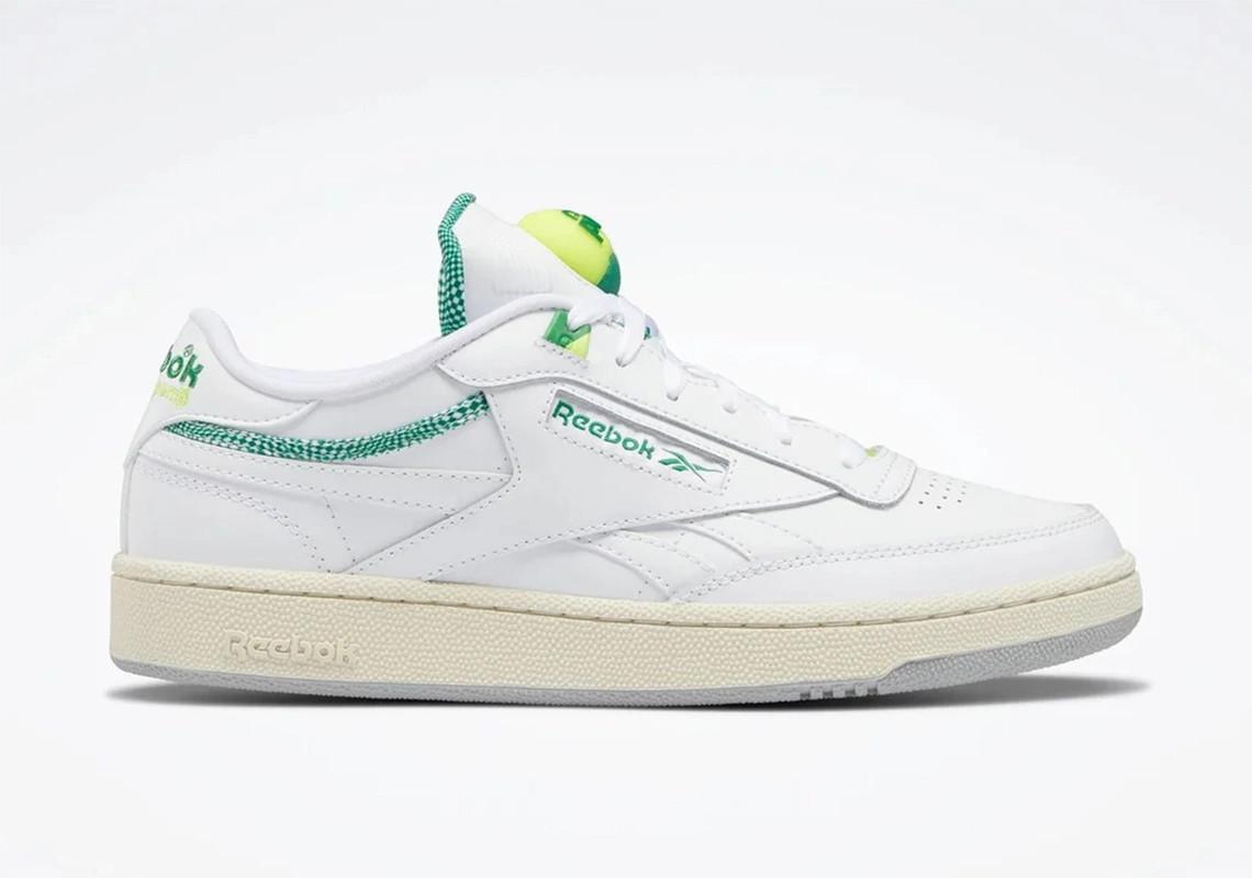 Le Reebok Club C Pump revu et corrigé est décliné en "Citron". Le Reebok Club C Pump revu et corrigé est décliné en "Citron".