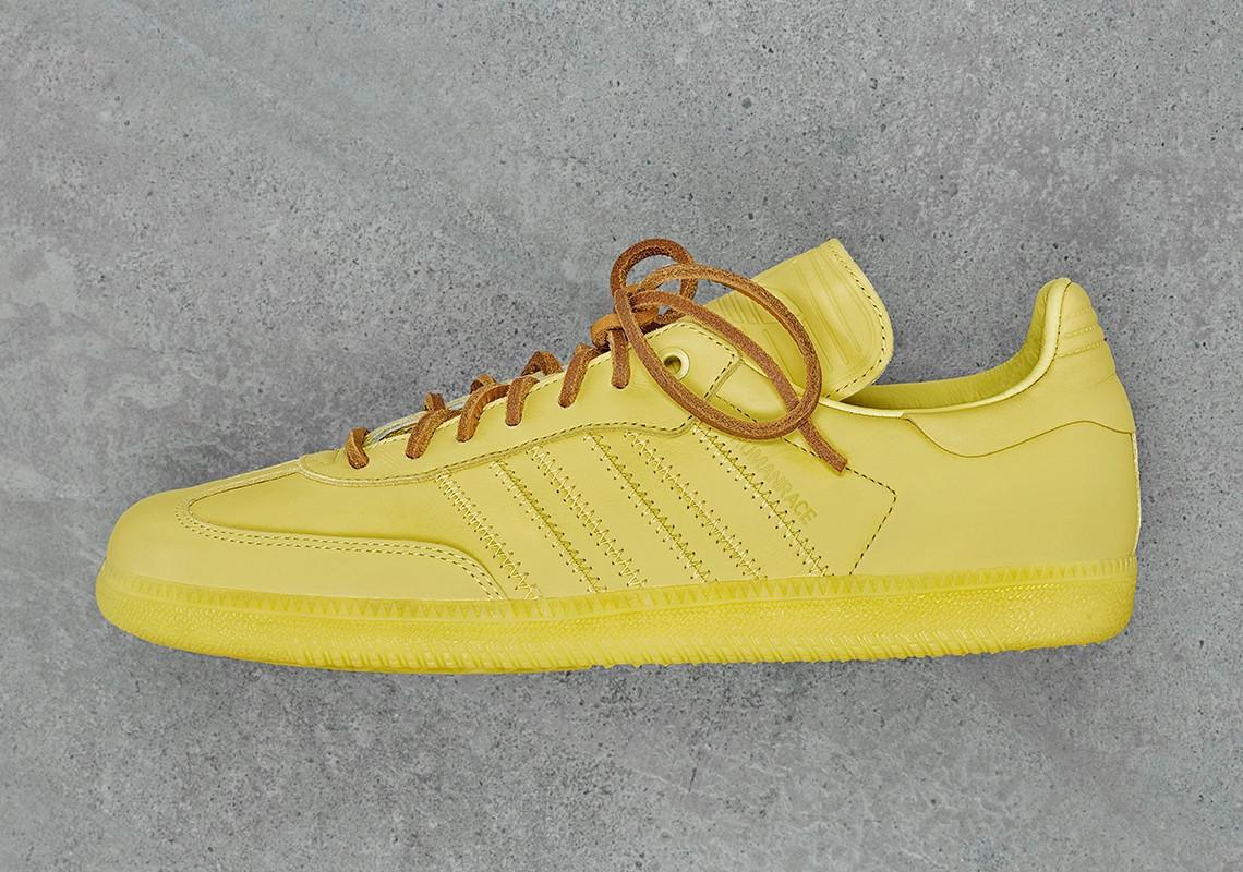La collection adidas Humanrace Samba "Colors By Pharrell" rappelle le pack "Supercolor" de 2015. rappelle le pack "Supercolor" de 2015 La collection adidas Humanrace Samba "Colors By Pharrell" rappelle le pack "Supercolor" de 2015. rappelle le pack "Supercolor" de 2015