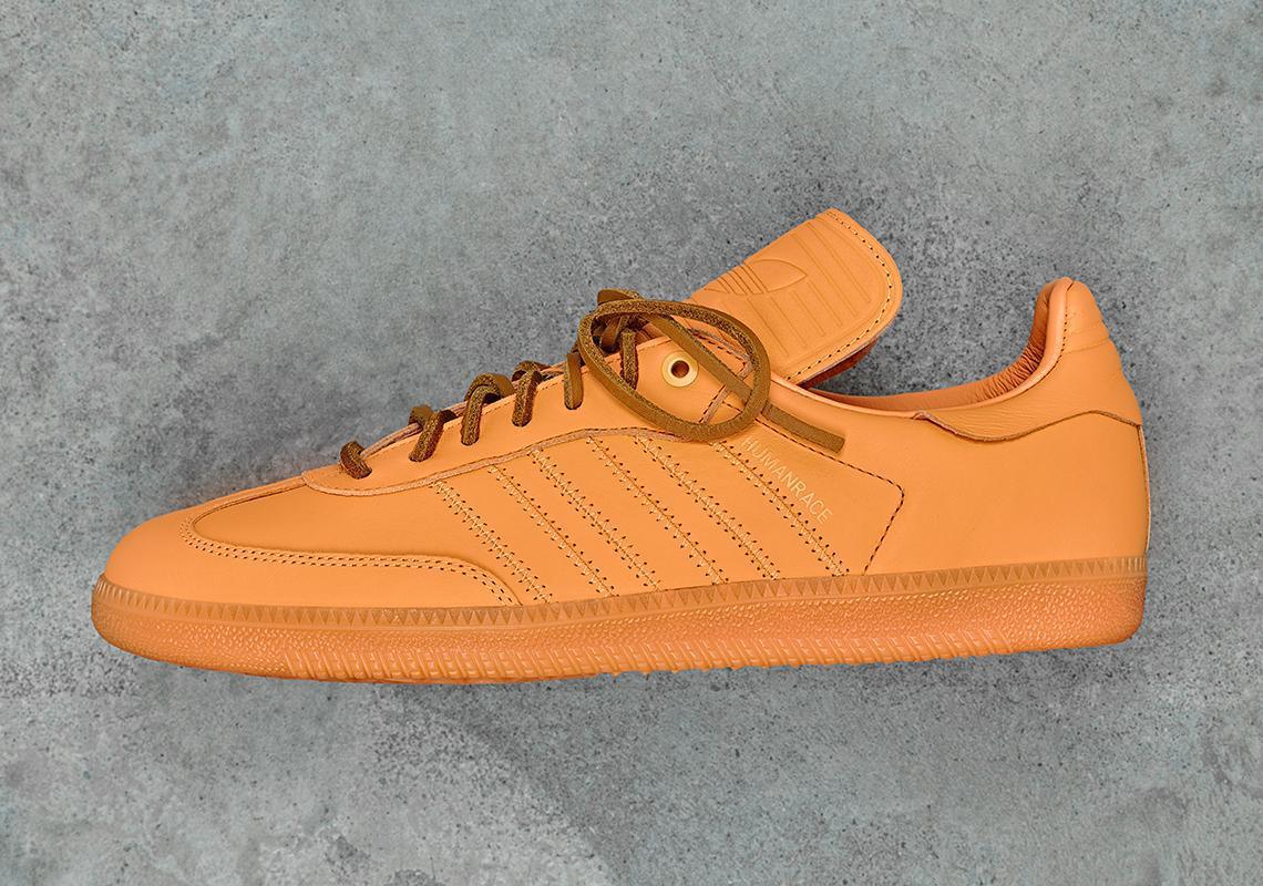 La collection adidas Humanrace Samba "Colors By Pharrell" rappelle le pack "Supercolor" de 2015. rappelle le pack "Supercolor" de 2015