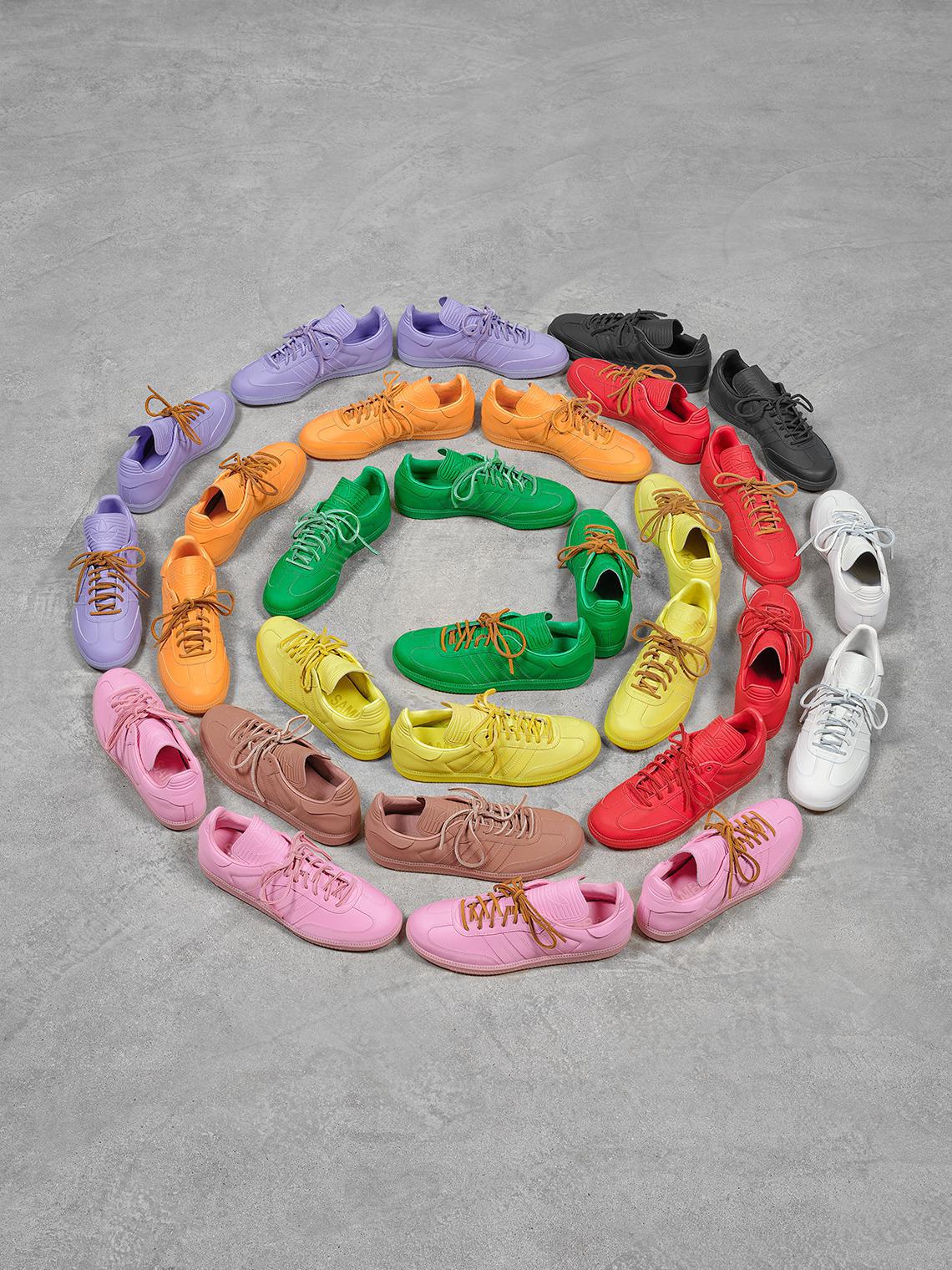 La collection adidas Humanrace Samba "Colors By Pharrell" rappelle le pack "Supercolor" de 2015. rappelle le pack "Supercolor" de 2015