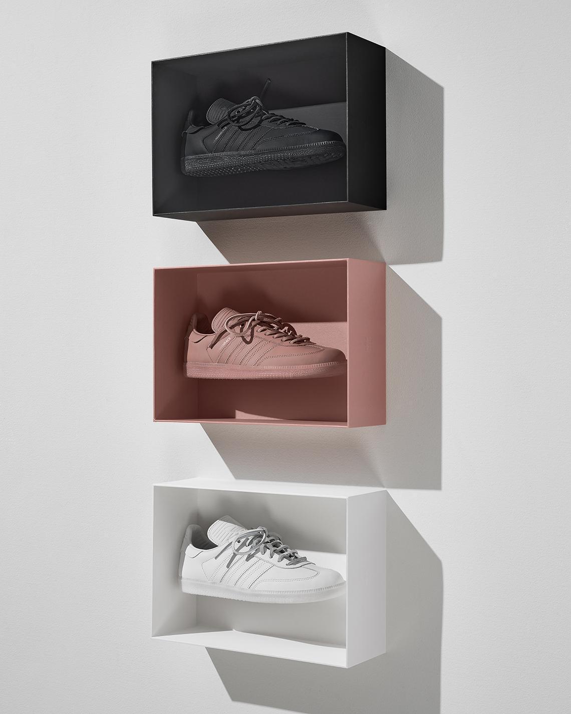 La collection adidas Humanrace Samba "Colors By Pharrell" rappelle le pack "Supercolor" de 2015. rappelle le pack "Supercolor" de 2015 La collection adidas Humanrace Samba "Colors By Pharrell" rappelle le pack "Supercolor" de 2015. rappelle le pack "Supercolor" de 2015