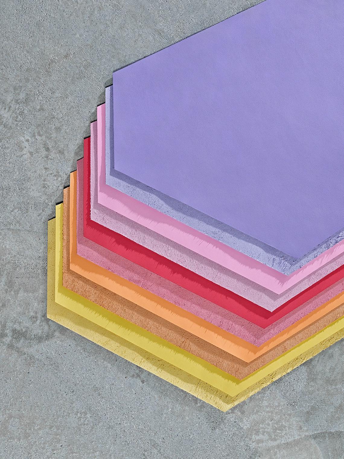 La collection adidas Humanrace Samba "Colors By Pharrell" rappelle le pack "Supercolor" de 2015. rappelle le pack "Supercolor" de 2015 La collection adidas Humanrace Samba "Colors By Pharrell" rappelle le pack "Supercolor" de 2015. rappelle le pack "Supercolor" de 2015