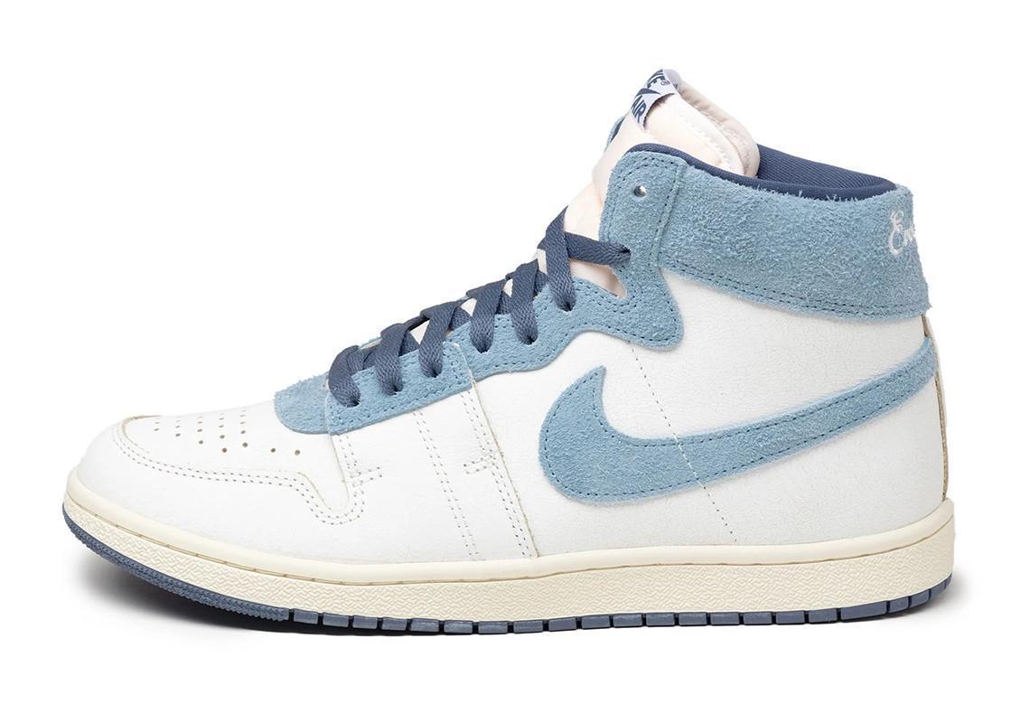 La Nike Air Ship "Every Game", inspirée des Lucky Shorts de Michael Jordan, sortira le 10 mai. La Nike Air Ship "Every Game", inspirée des Lucky Shorts de Michael Jordan, sortira le 10 mai.