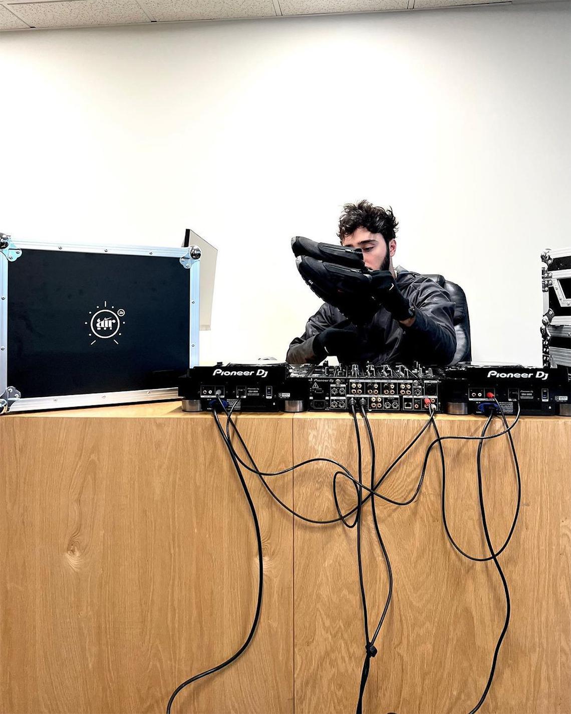 Zack Bia présente sa prochaine collaboration avec Nike Air Max Pulse Zack Bia présente sa prochaine collaboration avec Nike Air Max Pulse