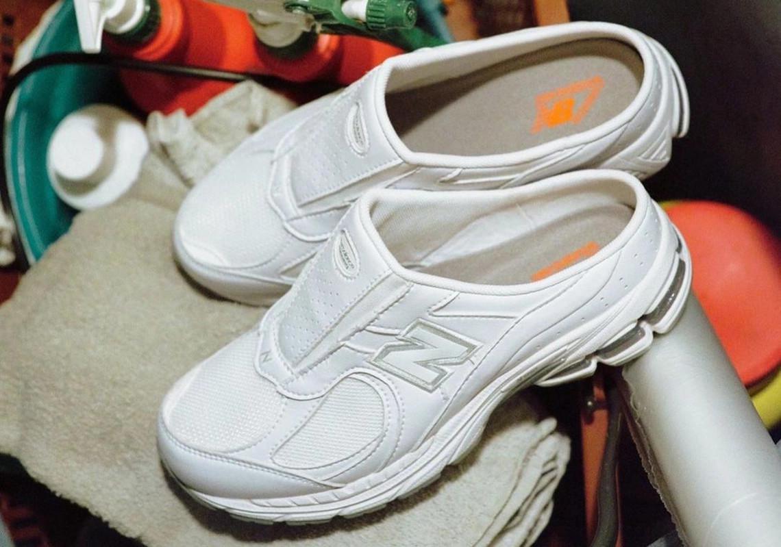 BEAMS et New Balance proposent une version blanche de la mule 2002R BEAMS et New Balance proposent une version blanche de la mule 2002R