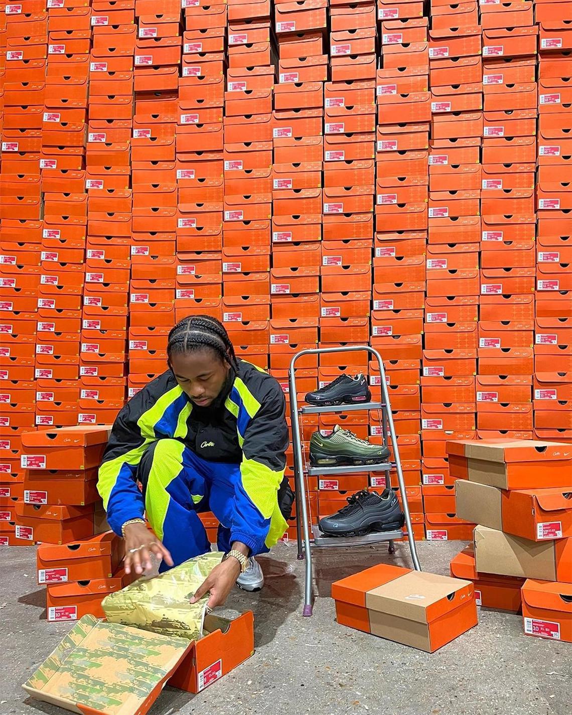 Corteiz dit "J'emmerde les revendeurs" et prévoit de lancer les commandes annulées d'Air Max 95. Corteiz dit "J'emmerde les revendeurs" et prévoit de lancer les commandes annulées d'Air Max 95.