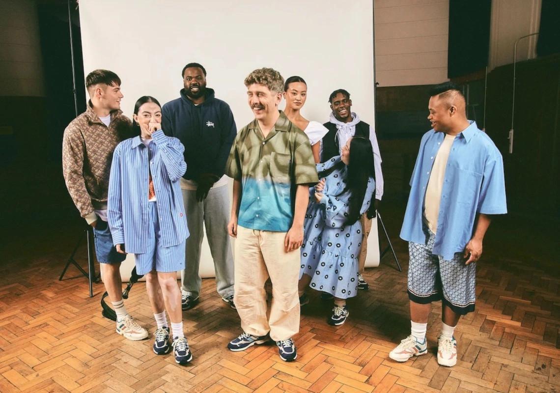 END. Et adidas fait de l'inclusivité avec le duo Torsion Super "Equals". END. Et adidas fait de l'inclusivité avec le duo Torsion Super "Equals".