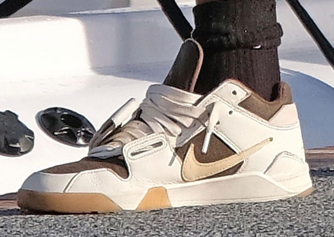 Travis Scott porte les prochaines Jordan "Cut The Check". Travis Scott porte les prochaines Jordan "Cut The Check".