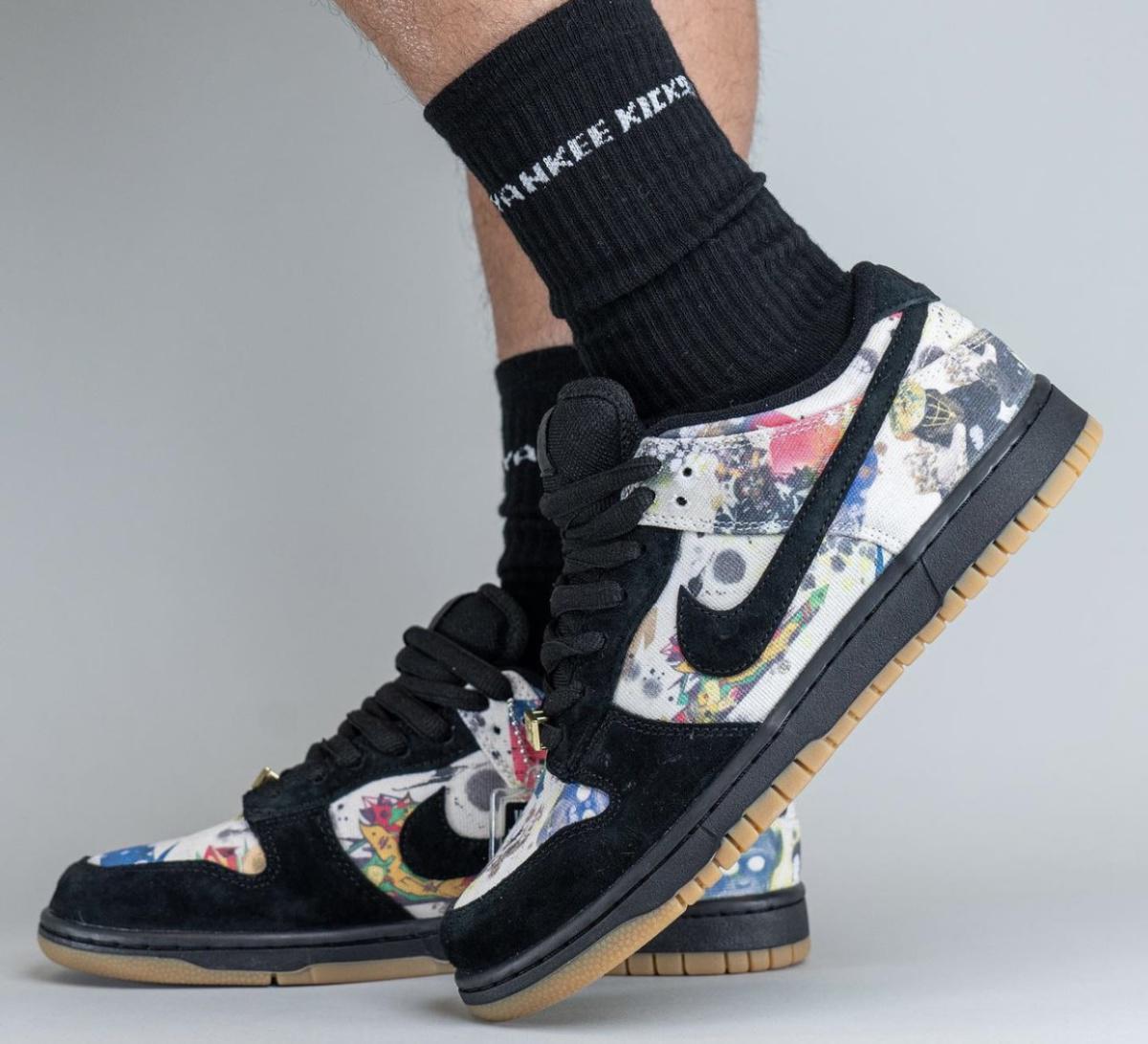 Supreme x Nike SB Dunk Low "Rammellzee" sortie le 31 août Supreme x Nike SB Dunk Low "Rammellzee" sortie le 31 août
