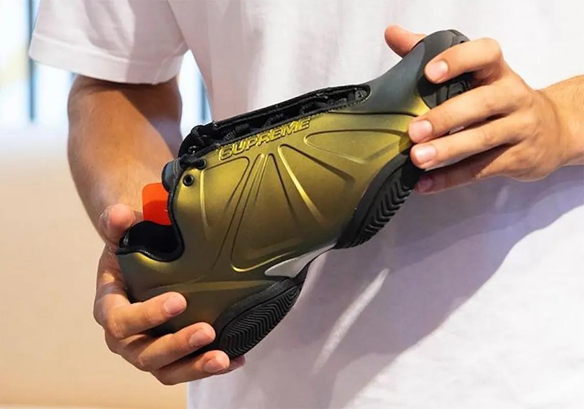 Supreme ramène la célèbre Nike Courtposite de 2002 Supreme ramène la célèbre Nike Courtposite de 2002