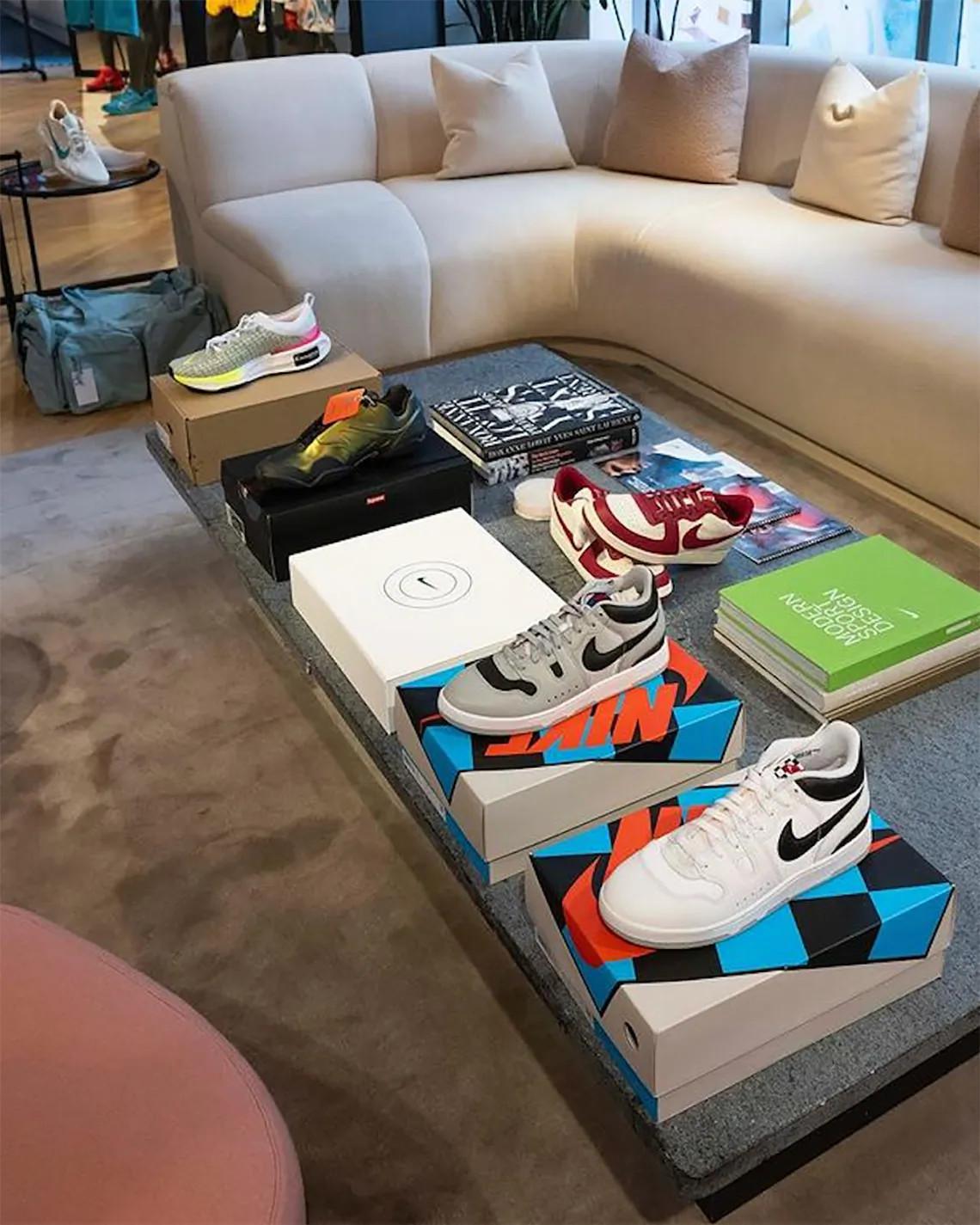 Supreme ramène la célèbre Nike Courtposite de 2002 Supreme ramène la célèbre Nike Courtposite de 2002