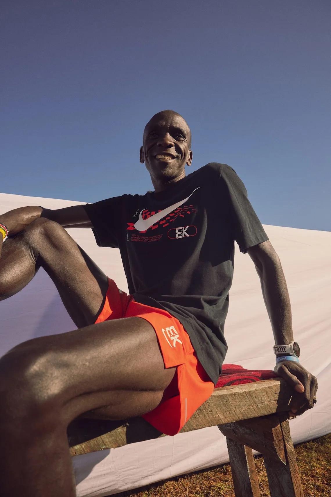 Nike Running apporte l'héritage victorieux d'Eliud Kipchoge et son message d'unité à la collection "EK Umoja". Nike Running apporte l'héritage victorieux d'Eliud Kipchoge et son message d'unité à la collection "EK Umoja".