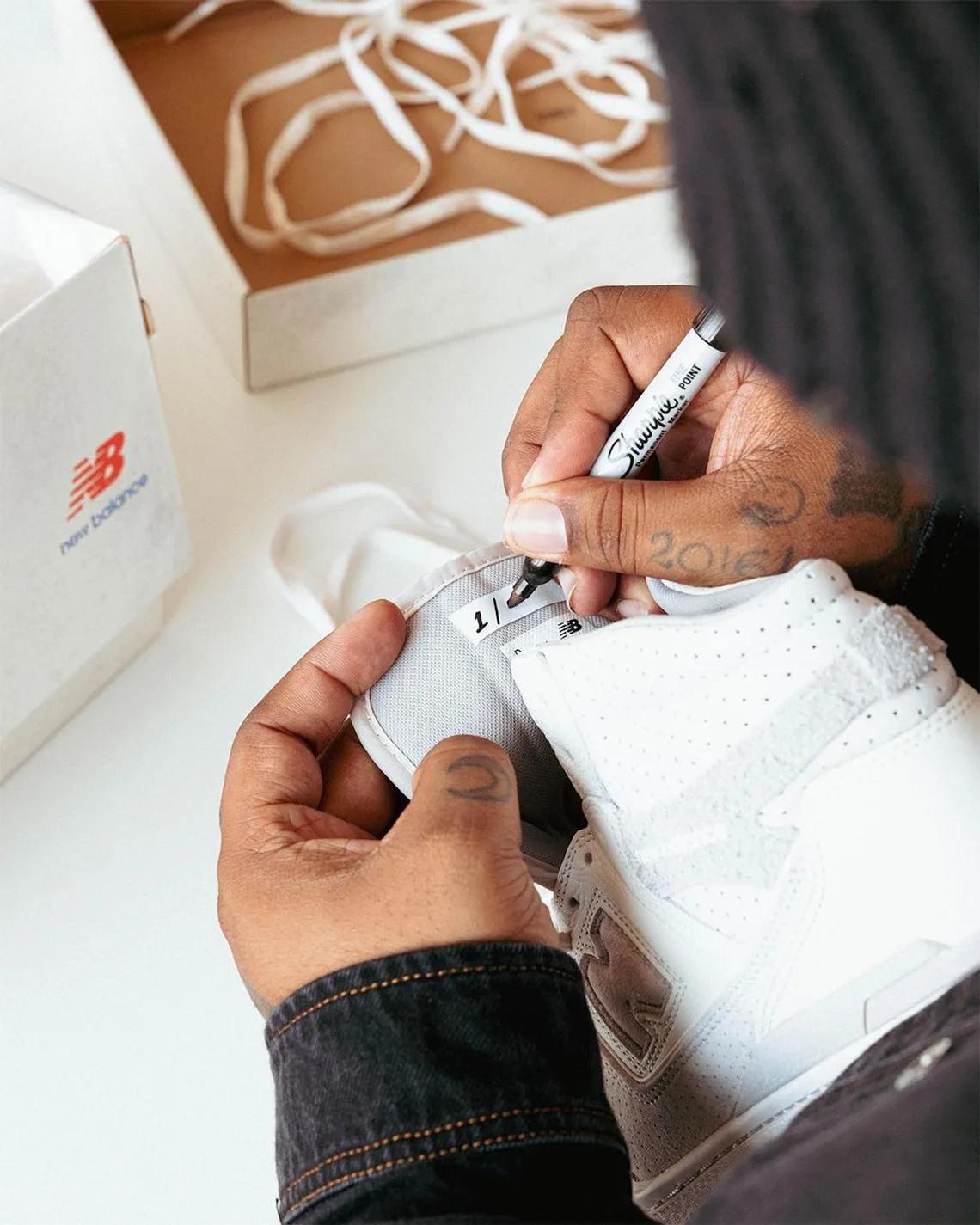 La New Balance 650 "Stuntman" de Joe Freshgoods est inspirée de Michael Jordan et limitée à 500 paires. La New Balance 650 "Stuntman" de Joe Freshgoods est inspirée de Michael Jordan et limitée à 500 paires.