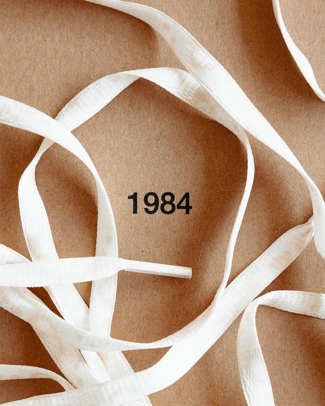 La New Balance 650 "Stuntman" de Joe Freshgoods est inspirée de Michael Jordan et limitée à 500 paires. La New Balance 650 "Stuntman" de Joe Freshgoods est inspirée de Michael Jordan et limitée à 500 paires.