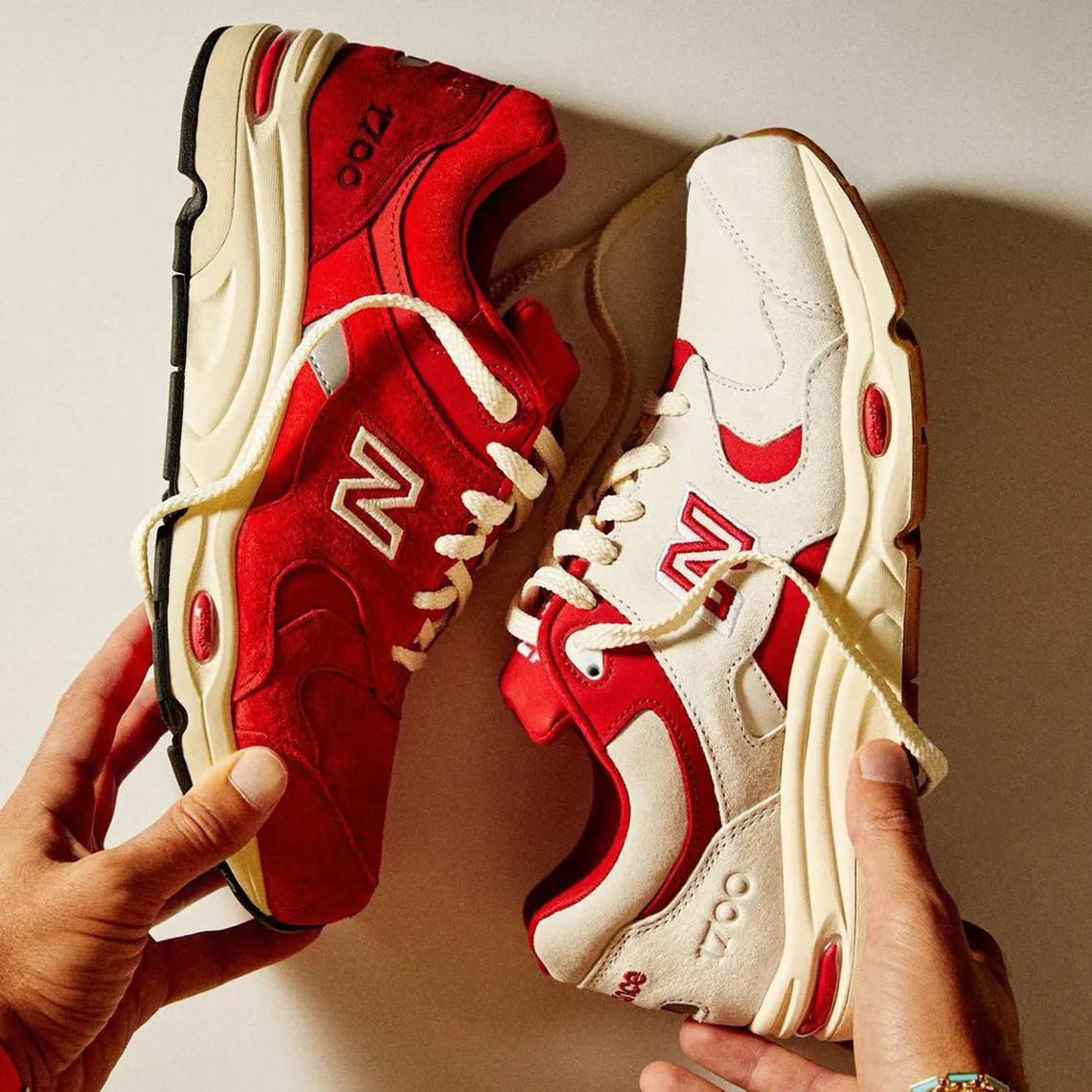 Ronnie Fieg dévoile une collaboration New Balance 1700 pour commémorer l'ouverture du KITH à Toronto Ronnie Fieg dévoile une collaboration New Balance 1700 pour commémorer l'ouverture du KITH à Toronto