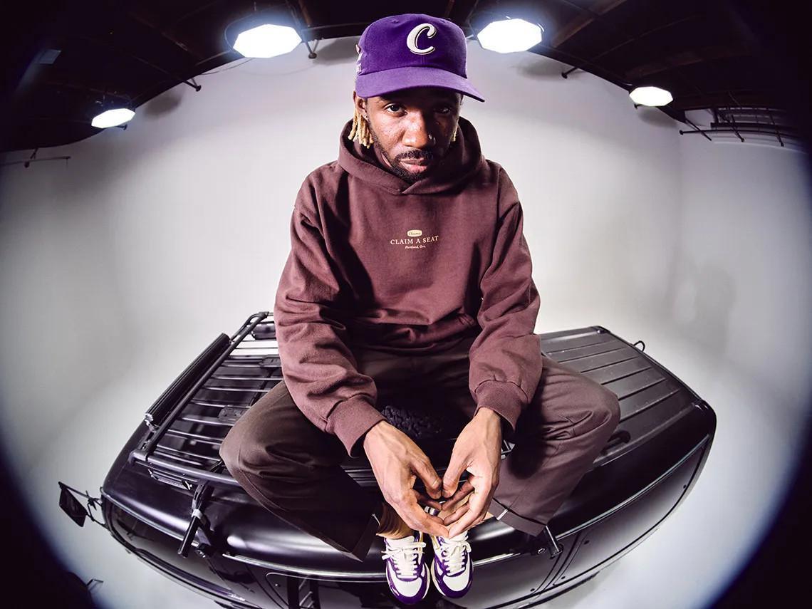 La Claima x Saucony 3D Grid Hurricane "Claim A Seat" est bien plus qu'une simple chaussure. La Claima x Saucony 3D Grid Hurricane "Claim A Seat" est bien plus qu'une simple chaussure.