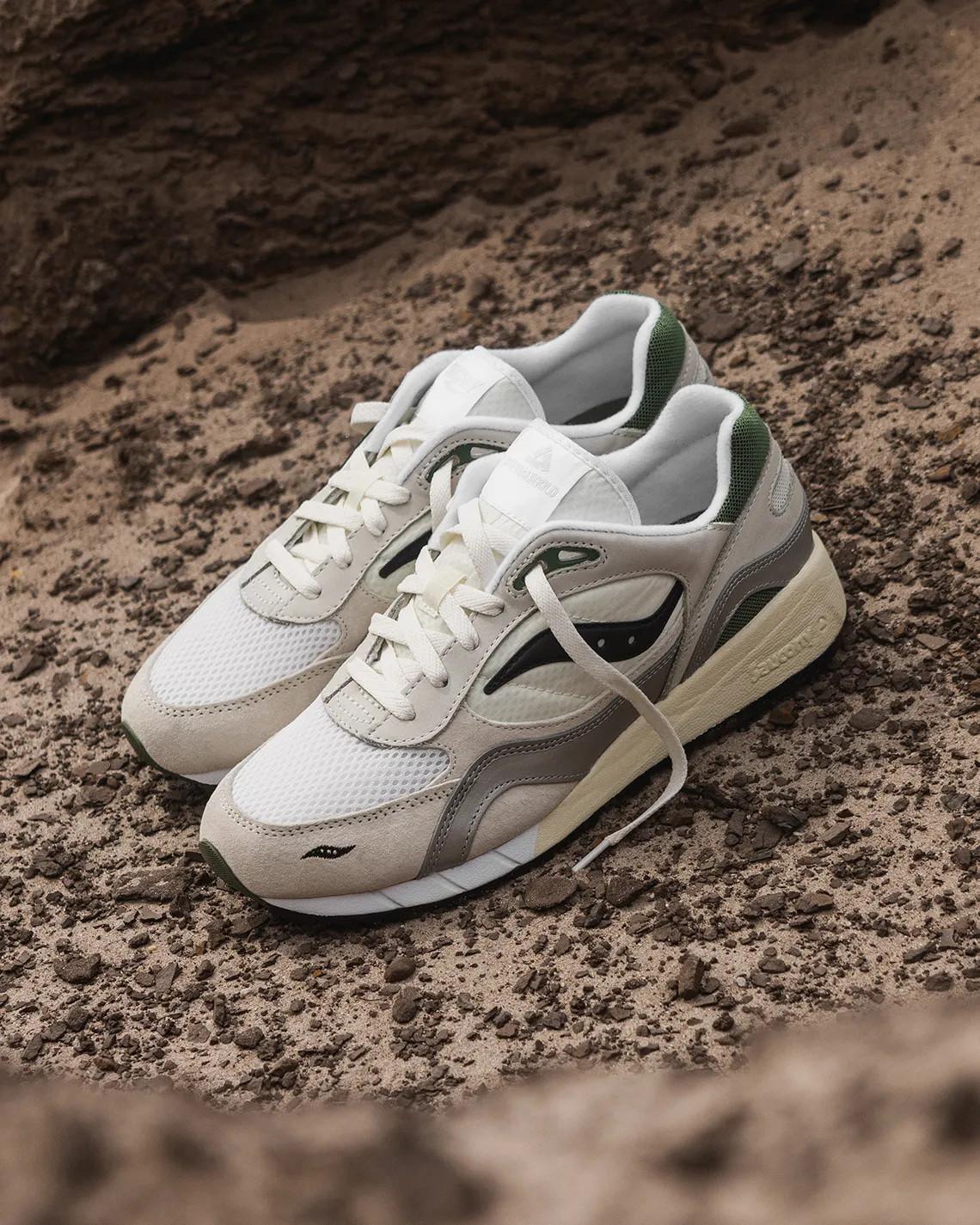 Asphaltgold lancera la Saucony Shadow 6000 "Accelerate Decelerate" le 14 octobre Asphaltgold lancera la Saucony Shadow 6000 "Accelerate Decelerate" le 14 octobre