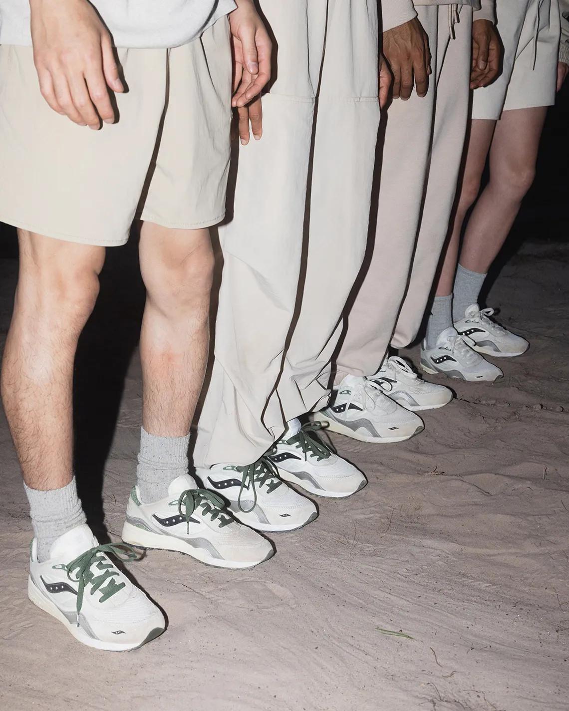 Asphaltgold lancera la Saucony Shadow 6000 "Accelerate Decelerate" le 14 octobre Asphaltgold lancera la Saucony Shadow 6000 "Accelerate Decelerate" le 14 octobre