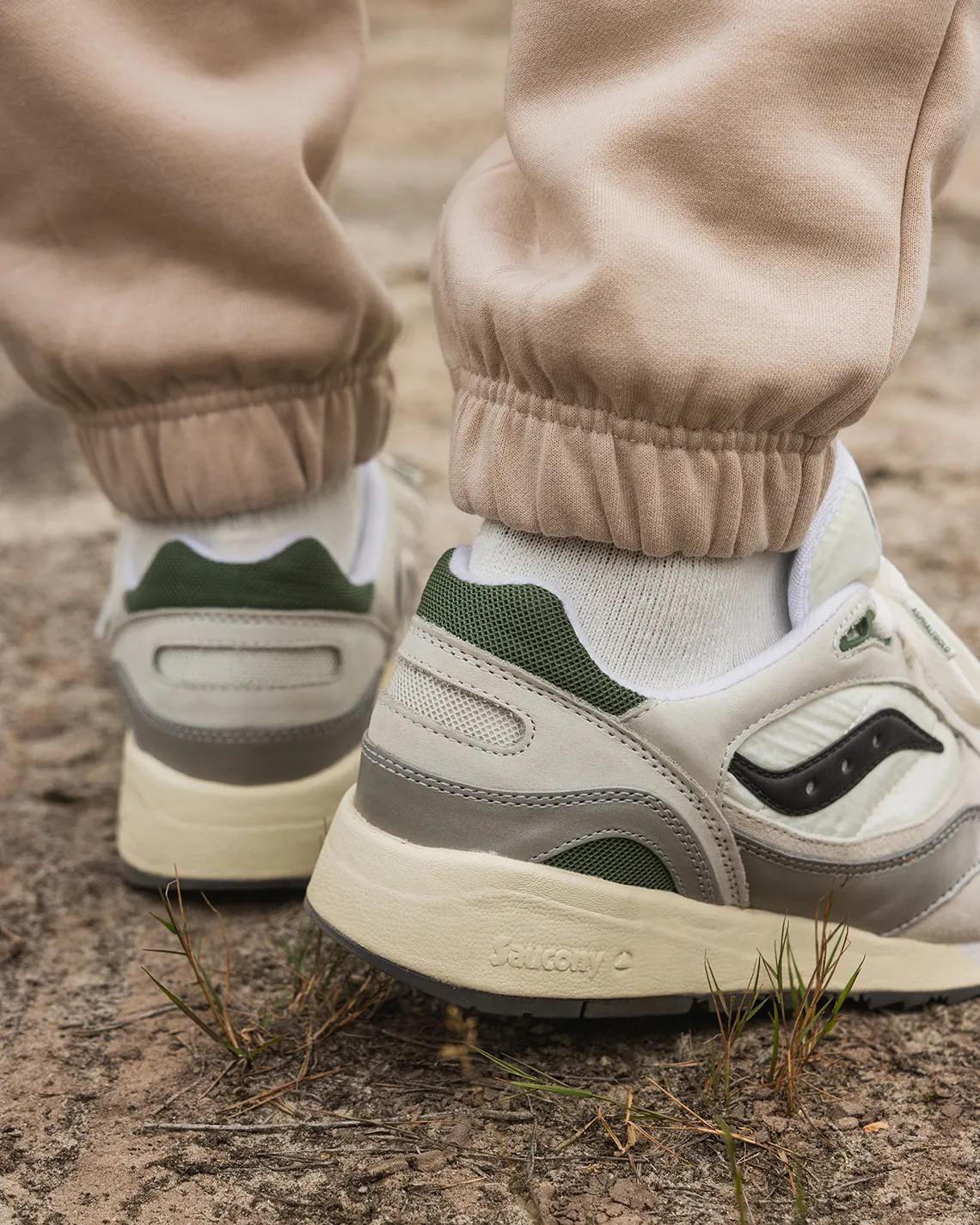 Asphaltgold lancera la Saucony Shadow 6000 "Accelerate Decelerate" le 14 octobre Asphaltgold lancera la Saucony Shadow 6000 "Accelerate Decelerate" le 14 octobre