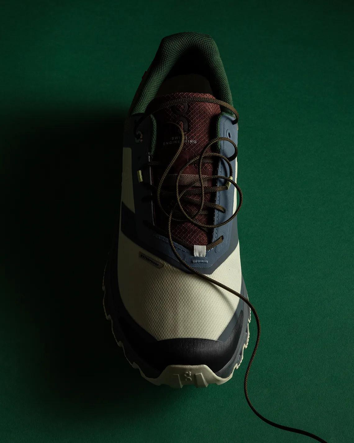 L'imperméable Packer x On Cloudventure s'inspire des paysages naturels L'imperméable Packer x On Cloudventure s'inspire des paysages naturels