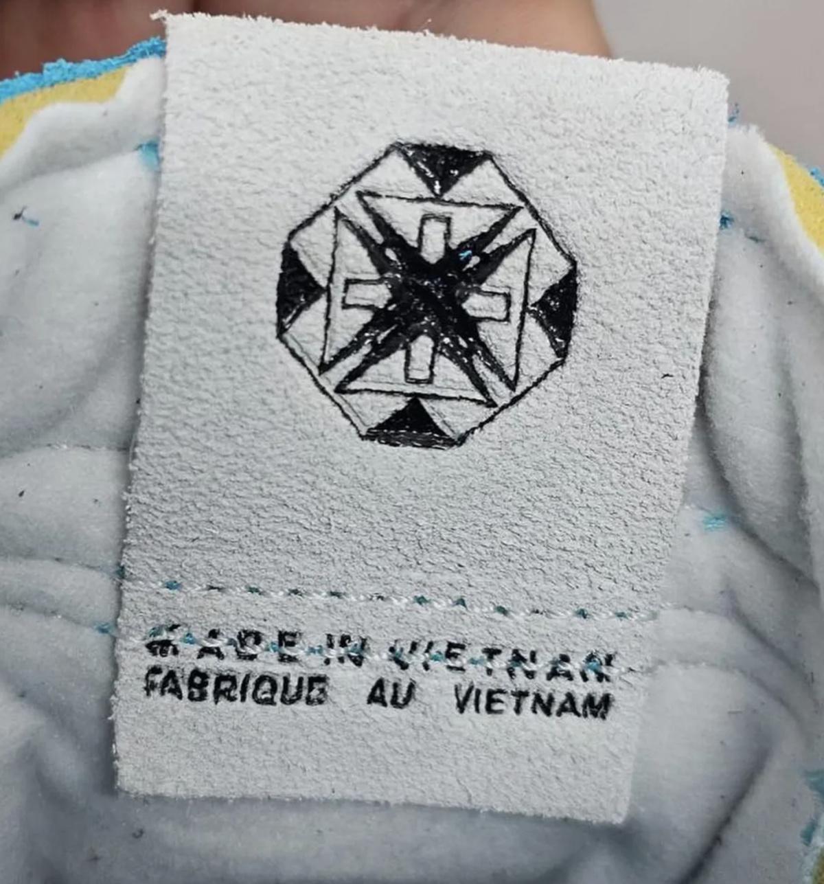 Di'orr Greenwood célèbre les arts navajos avec sa collaboration avec Nike SB Dunk High Di'orr Greenwood célèbre les arts navajos avec sa collaboration avec Nike SB Dunk High