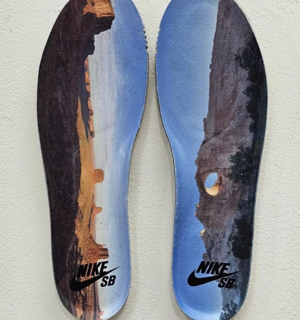 Di'orr Greenwood célèbre les arts navajos avec sa collaboration avec Nike SB Dunk High Di'orr Greenwood célèbre les arts navajos avec sa collaboration avec Nike SB Dunk High