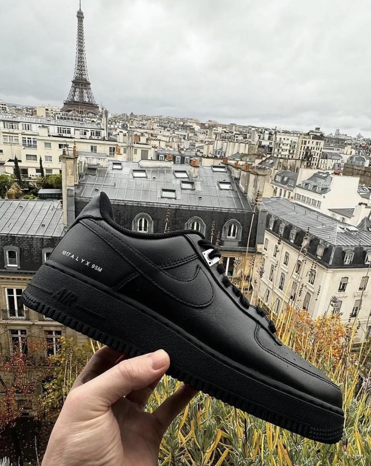 Moins, c'est plus avec l'ALYX Studio x Nike Air Force 1 Low de Matthew M. Williams Moins, c'est plus avec l'ALYX Studio x Nike Air Force 1 Low de Matthew M. Williams