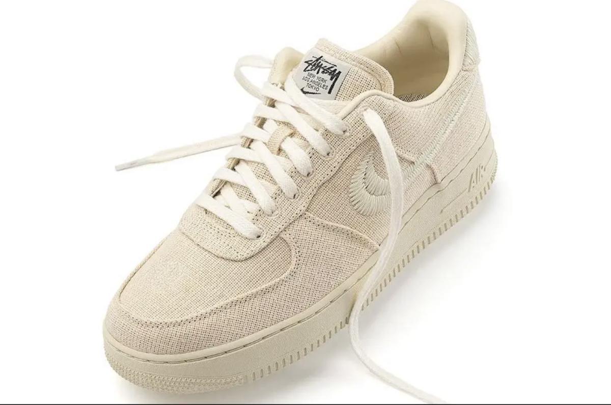 L'HISTOIRE COMPLÈTE DES COLLABORATIONS STUSSY X NIKE L'HISTOIRE COMPLÈTE DES COLLABORATIONS STUSSY X NIKE