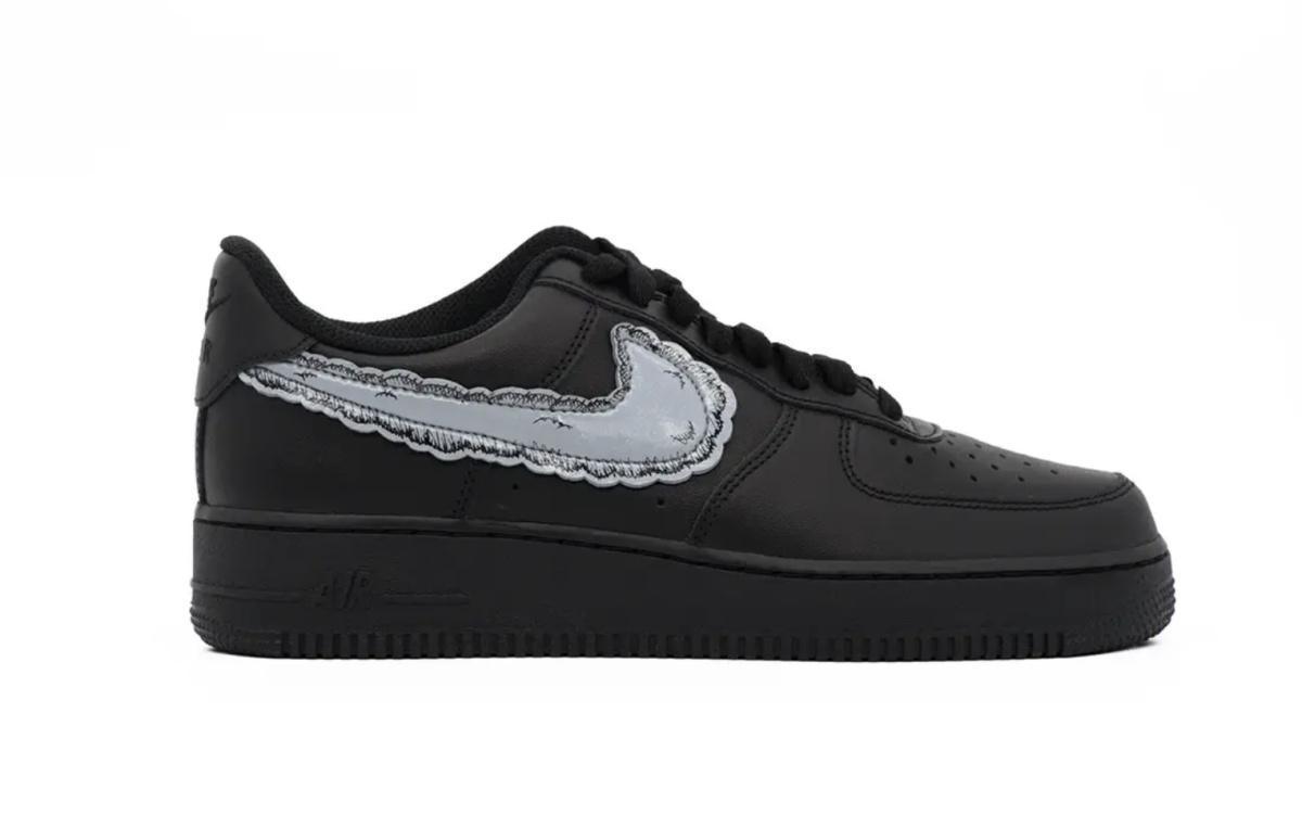 KAWS s'associe à la Nike Air Force 1 avec Sky High Farm KAWS s'associe à la Nike Air Force 1 avec Sky High Farm