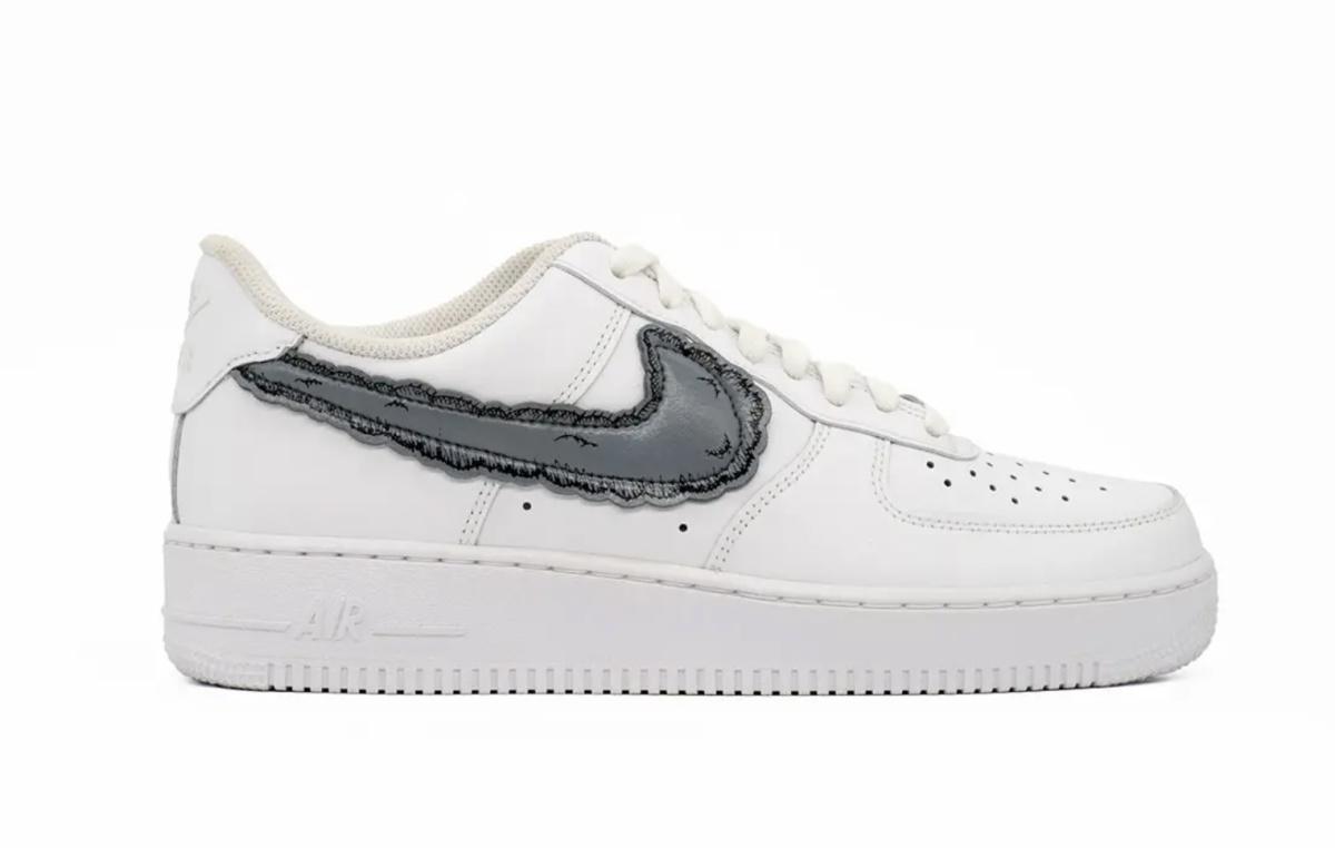 KAWS s'associe à la Nike Air Force 1 avec Sky High Farm KAWS s'associe à la Nike Air Force 1 avec Sky High Farm