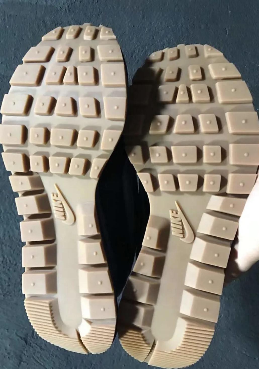 Deux autres coloris inédits Sacai x Nike VaporWaffle font surface Deux autres coloris inédits Sacai x Nike VaporWaffle font surface